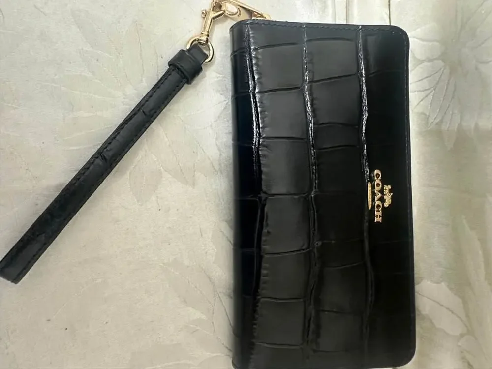 Preloved Coach Black Croc Embossed Wallet Wristlet  B292